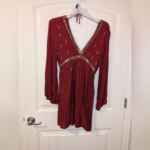 En creme holiday dress